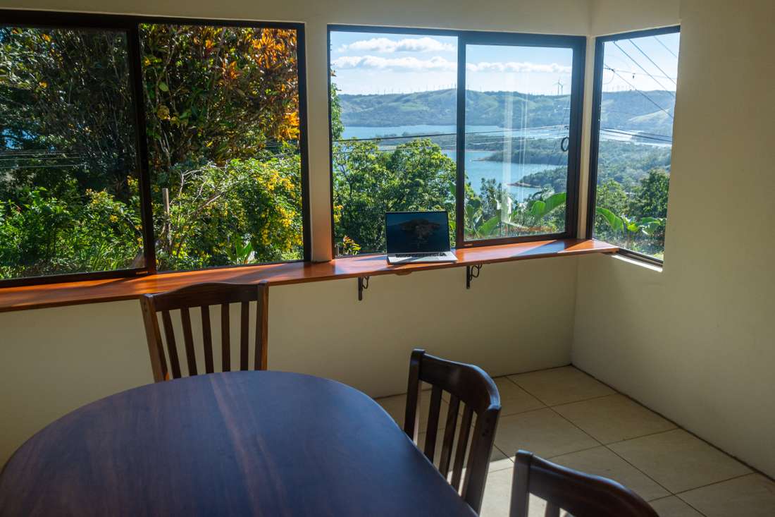 Comedor para 6 personas de la cocina compartida